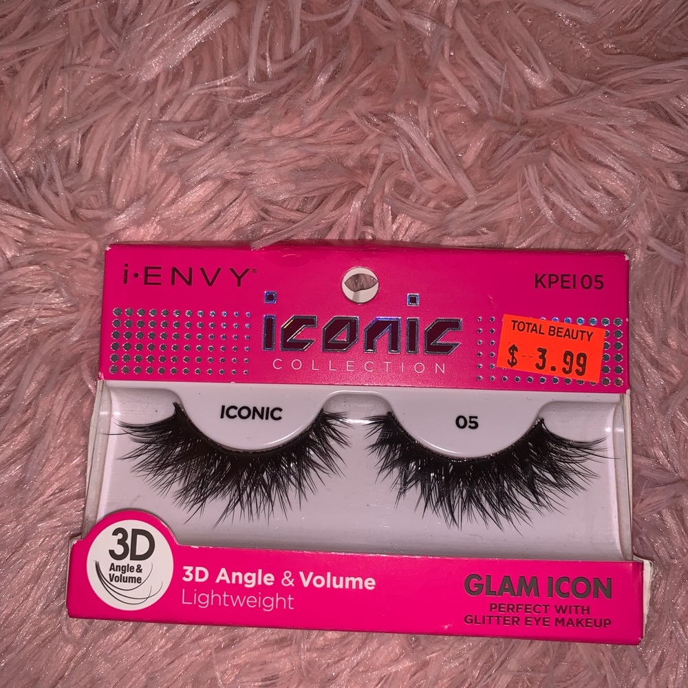 Iconic 3D lashes